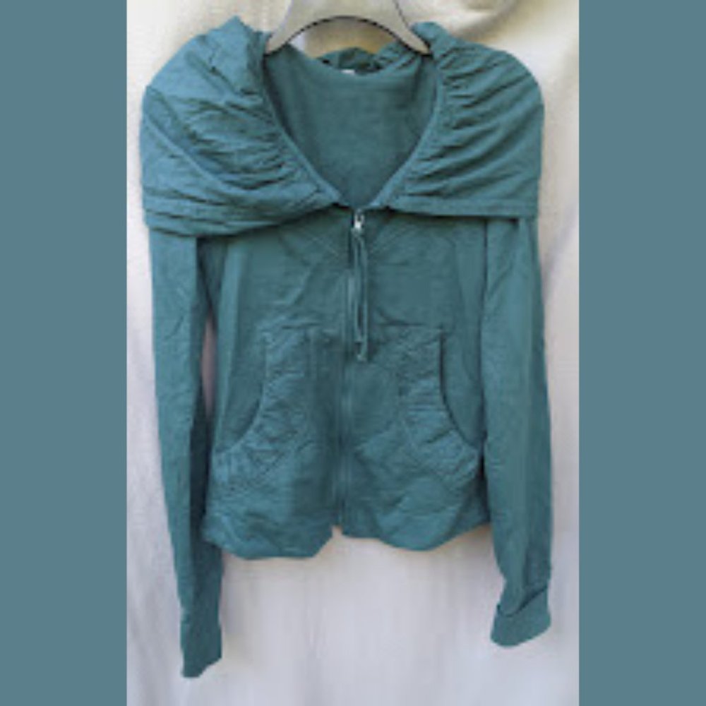 Prairie Underground Classic Cloak Hoodie in Teal Size Medium